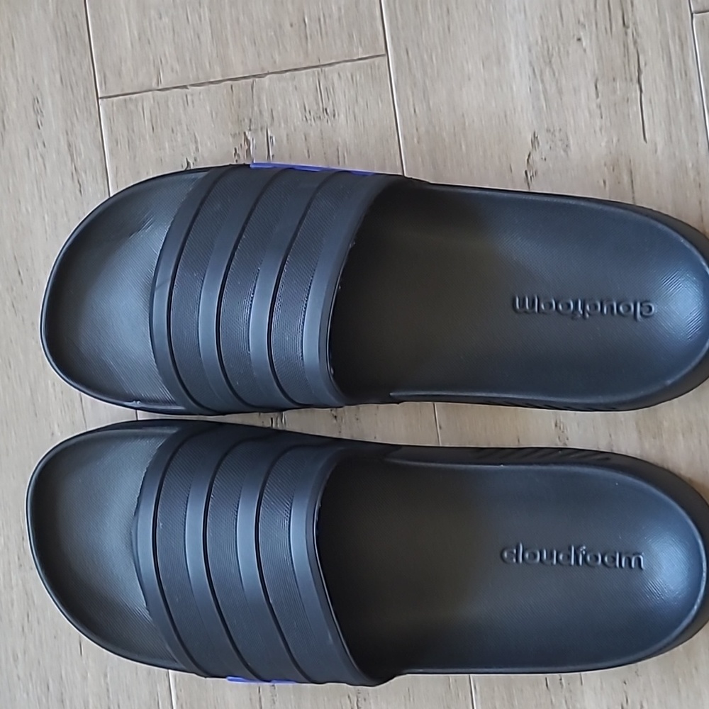Adidas slides - Picture 2 of 3